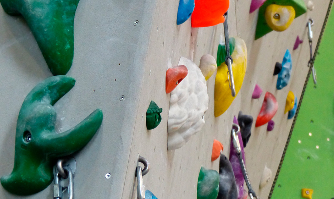 assets/images/activities/muenchen-kletter-kurs/1280_0002_climbing-holds-101529-1150x686x90.jpg