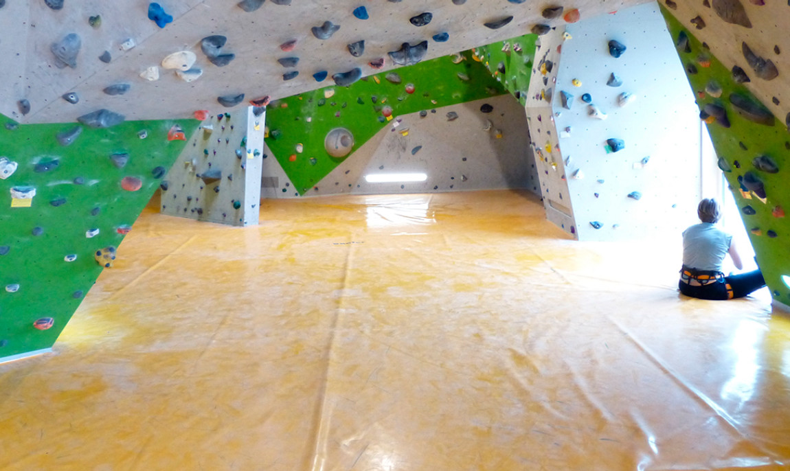 assets/images/activities/muenchen-kletter-kurs/1280_0006_boulderhalle-101521-1150x686x90.jpg