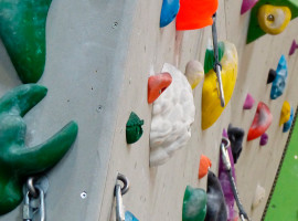 assets/images/activities/muenchen-kletter-kurse/1280_0002_climbing-holds-101529-270x200x90.jpg