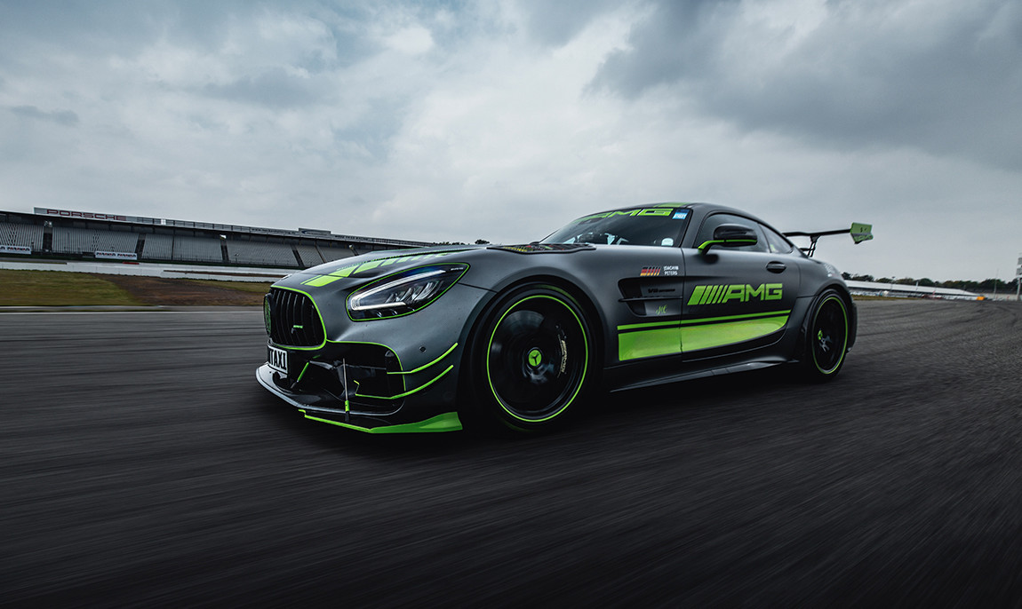 assets/images/activities/nuerburgring-mercedes-amg-gt-r-pro/bear_0003_MC-Renntaxi%20(45%20von%2054)-1150x686x90.jpg