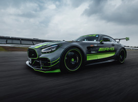 assets/images/activities/nuerburgring-mercedes-amg-gt-r-pro/bear_0003_MC-Renntaxi%20(45%20von%2054)-270x200x90.jpg