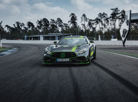 assets/images/activities/nuerburgring-mercedes-amg-gt-r-pro/bear_0010_MC-Renntaxi%20(24%20von%2054)-270x200x90.jpg