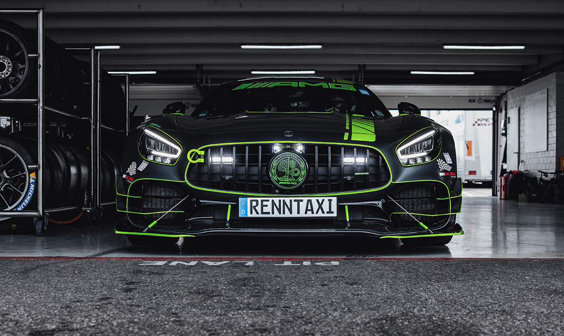 assets/images/activities/nuerburgring-mercedes-amg-gt-r-pro/bear_0016_MC-Renntaxi%20(10%20von%2054)-1150x686x90.jpg