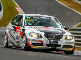 assets/images/activities/nuerburgring-nordschleife-und-gp-strecke-renntaxi-bmw-e90-325i/renntaxi-bmw-e90-4-270x200x90.jpg