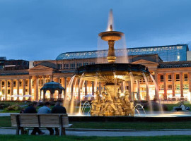 assets/images/activities/nuernberg-45-std-nuernberg-erschmecken-classicdinnertour-fuer-2/stuttgart-schlossplatz-1080x720-600x400.jpg