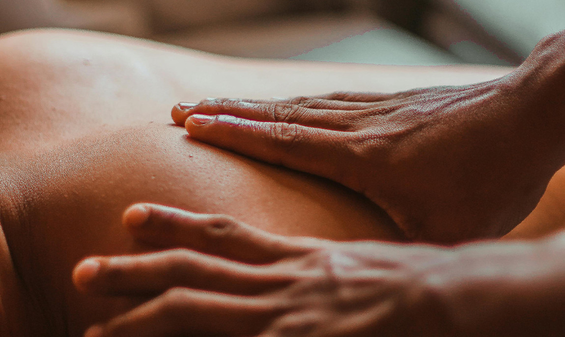 assets/images/activities/oberursel-75-min-aromaoel-massage/mass-4-1150x686x90.jpg