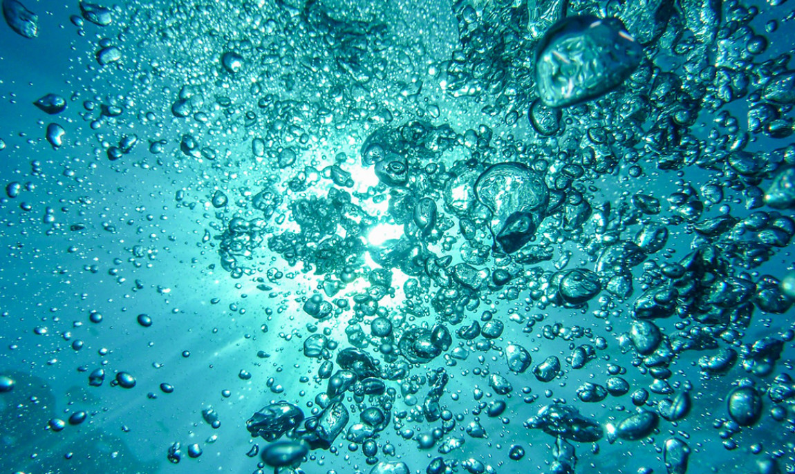 assets/images/activities/oberursel-wasser-massage/1280_0002_air-bubbles-230014_1920-1150x686x90.jpg