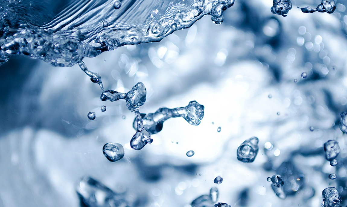 assets/images/activities/oberursel-wasser-massage/1280_0003_splashing-275950_1920-1150x686x90.jpg