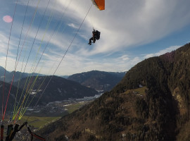 assets/images/activities/oesterreich-30-min-tandemthermikflug-mit-gleitschirm-auf-dem-gerlitzen-am-ossiacher-see/Glei-Win-9-270x200x90.jpg