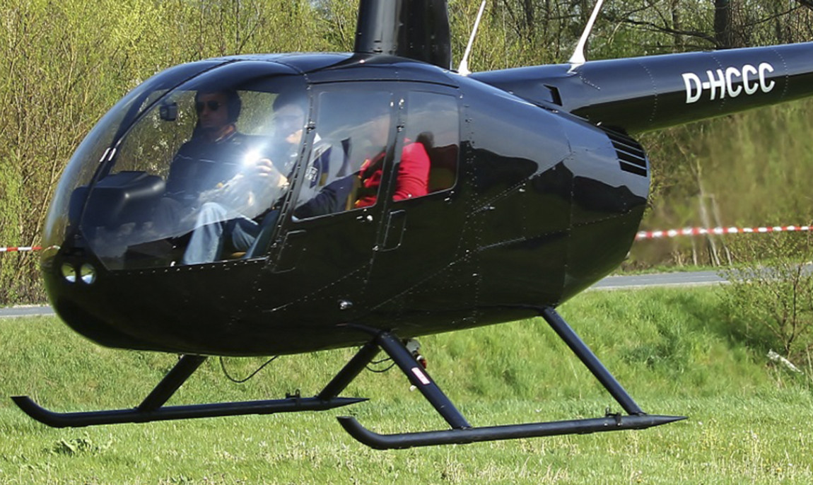 assets/images/activities/porta-westfalica-20-min-hubschrauber-rundflug/1280_0000_Vollcharter%20R44%203%20Pax-1150x686x90.jpg