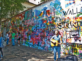 assets/images/activities/prag-schnitzel-jagd/John_lennon_wall_2-270x200x90.jpg