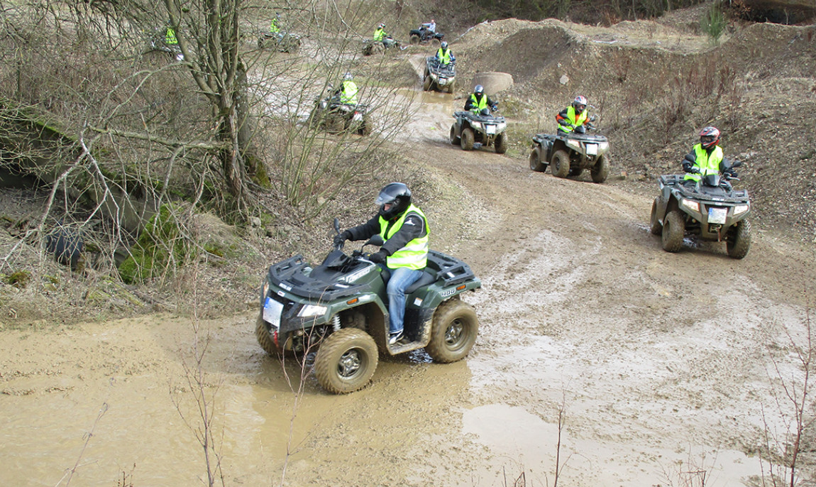 assets/images/activities/quad-tour-schnuppertour-am-nuerburgring-in-herresbach/1280_0008_IMG_0232-1150x686x90.jpg