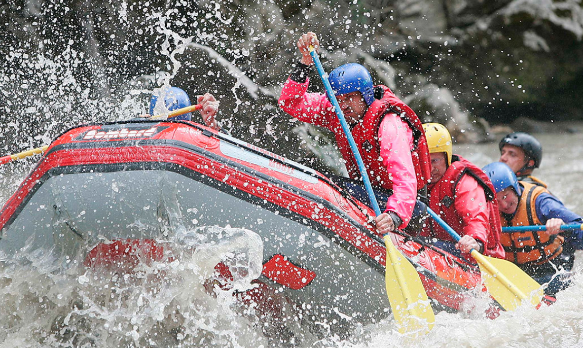 assets/images/activities/raftingtour-bad-reichenhall-halbtagestour/1280_0004_Rafting-1150x686x90.jpg