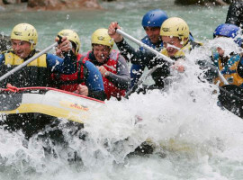 assets/images/activities/raftingtour-bad-reichenhall-halbtagestour/1280_0008_Rafting%203-270x200x90.jpg