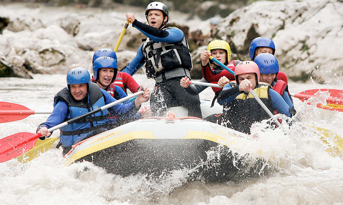 assets/images/activities/raftingtour-bad-reichenhall-halbtagestour/1280_0009_Rafting%202-1150x686x90.jpg