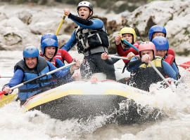 assets/images/activities/raftingtour-bad-reichenhall-halbtagestour/1280_0009_Rafting%202-270x200x90.jpg
