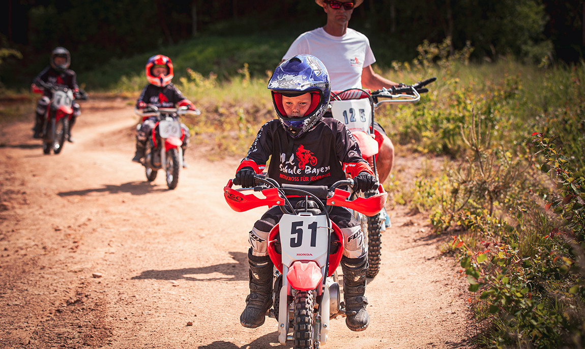 assets/images/activities/regen-motocross-fahren-fuer-kinder/bear_0001_IMG_9672.jpg