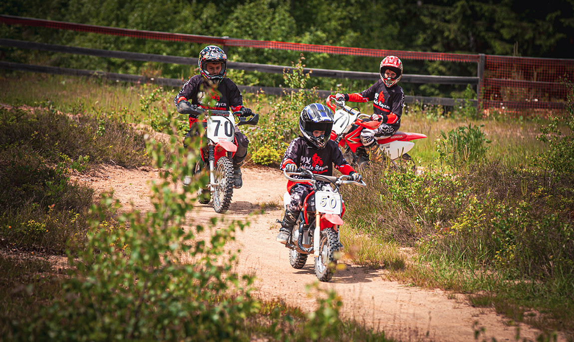 assets/images/activities/regen-motocross-fahren-fuer-kinder/bear_0005_IMG_9220.jpg