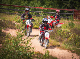 assets/images/activities/regen-motocross-fahren-fuer-kinder/bear_0005_IMG_9220.jpg