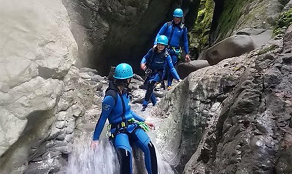 assets/images/activities/reutte-3-std-canyoning-tour-stuibenfaelle-fuer-einsteiger/Nat-Can-4-1150x686x90.jpg