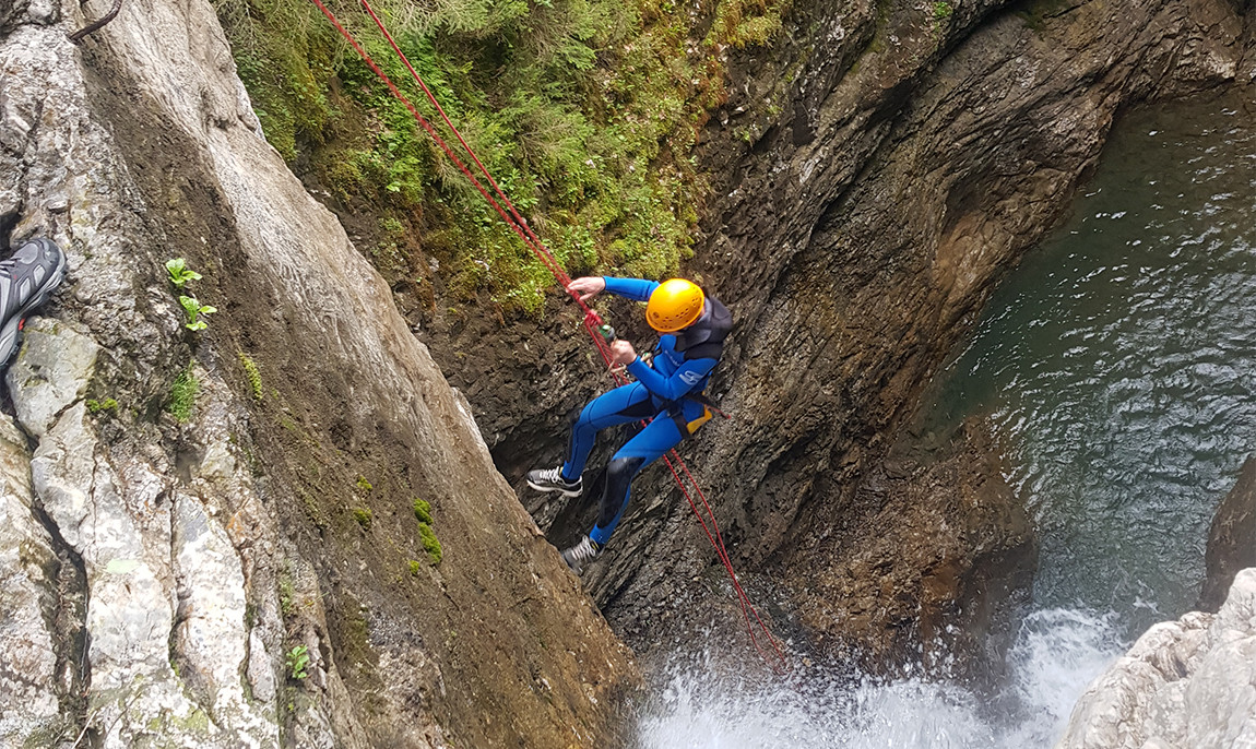 assets/images/activities/riezlern-3-std-canyoning-tour-schwarzwasserbach/Nat-Can-Sch-5-1150x686x90.jpg