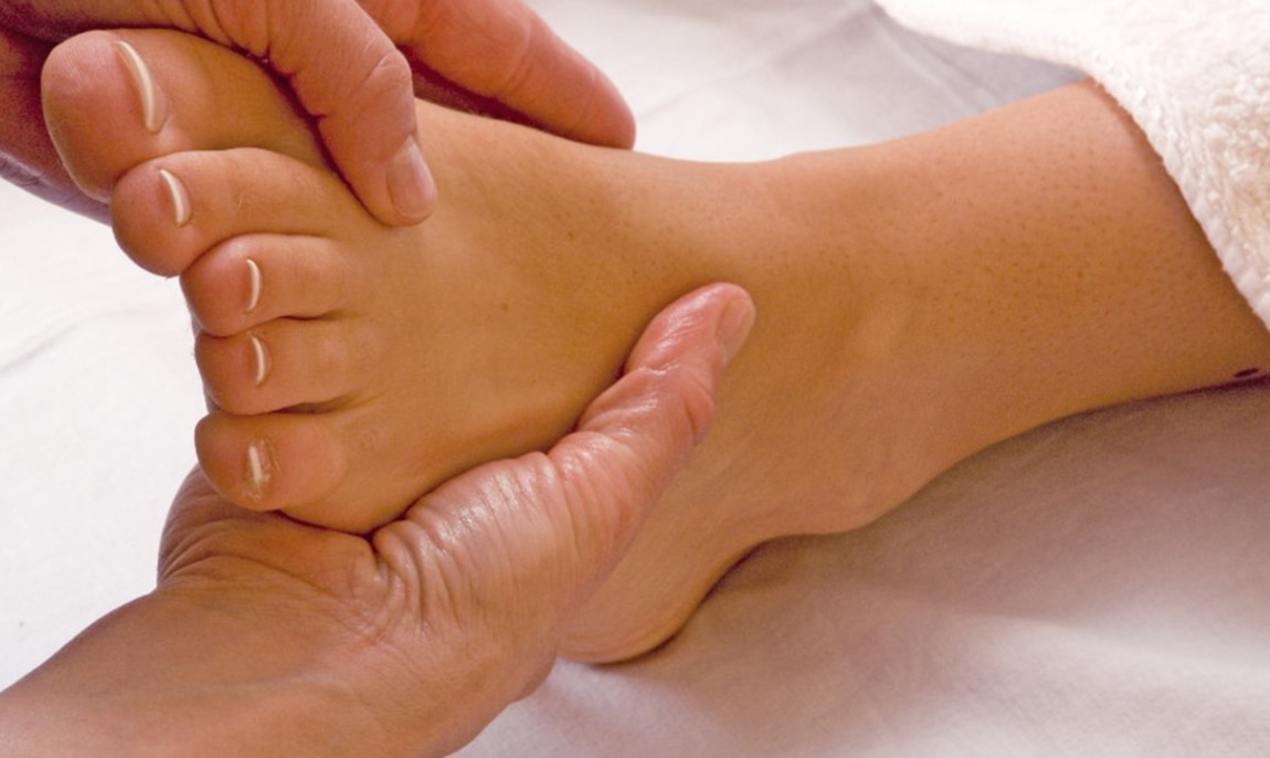 assets/images/activities/roefingen-fussreflexzonen-massage/1280_0005_Fotolia_4202184_Subscription_L-1150x686x90.jpg