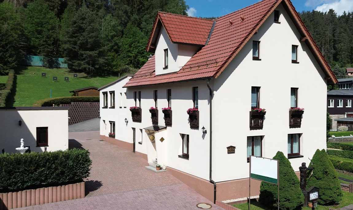 assets/images/activities/rohrbach-geniessen-und-traeumen-fuer-zwei/hof-1-1150x686x90.jpg