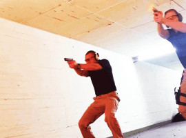 assets/images/activities/rosenheim-schiesstraining-pistole-glock-19-9mm-luger/1280_0001_Einweisung%20von%20Profis-270x200x90.jpg