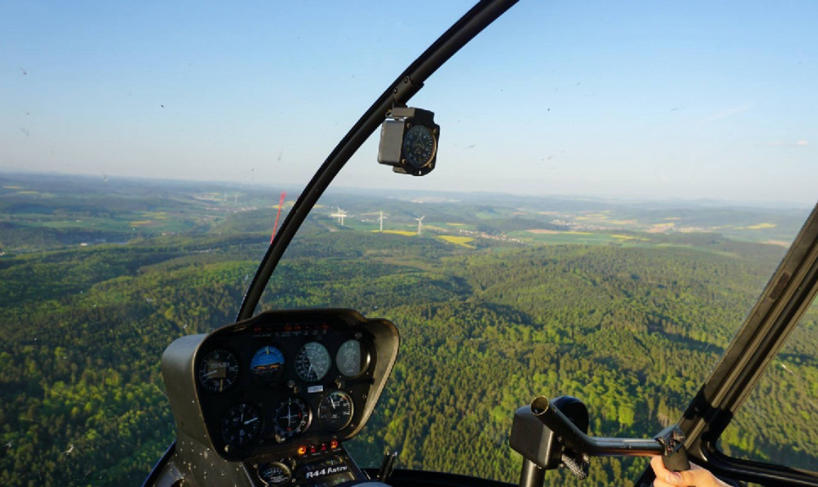 assets/images/activities/rosenthal-20-min-helikopter-rundflug/preview_07-05-2016_Waldhessentrophy_e-1150x686x90.jpg