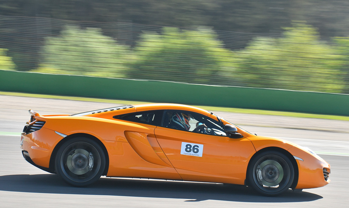 assets/images/activities/salzburgring-2-runden-mclaren-selber-fahren/1280_0005_McLaren-1150x686x90.jpg