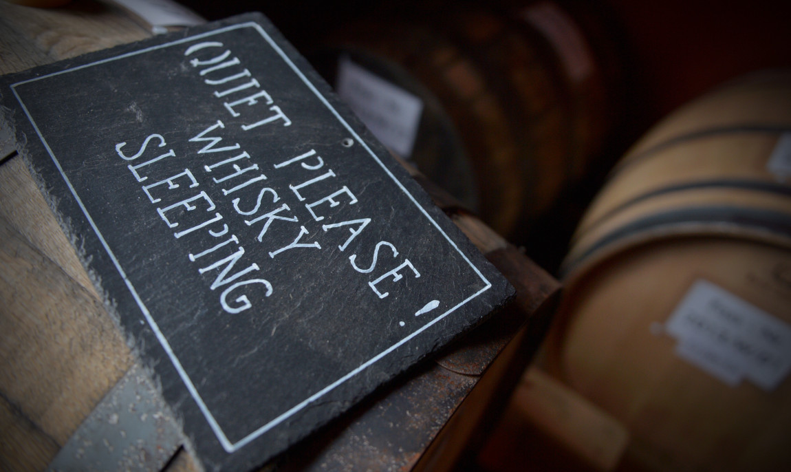 assets/images/activities/scharfenstein-3-std-whisky-tasting-inkl-fuehrung-durch-die-whiskywelt/Quiet%20please!%20Whisky%20is%20sleeping-1150x686x90.jpg