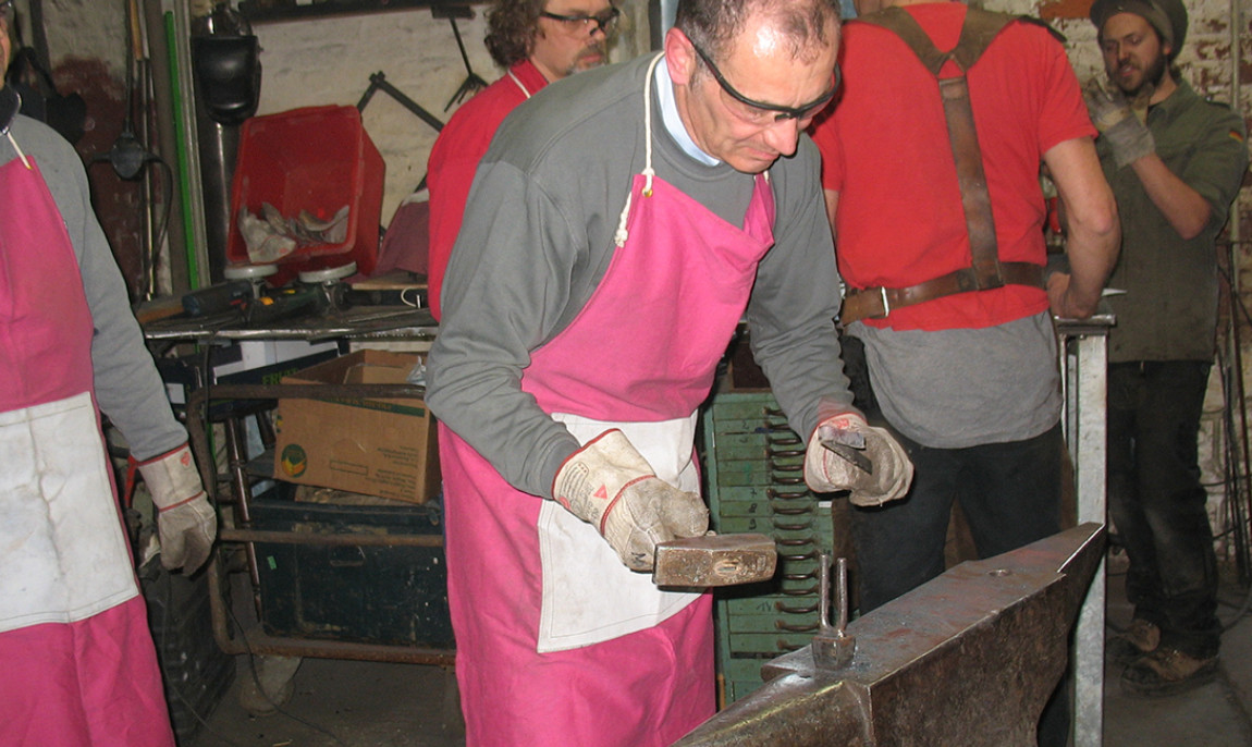 assets/images/activities/schmiedekurs-solingen/1280_0002_102-1150x686x90.jpg