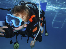 assets/images/activities/schnuppertauchkurs-muenchen/1280_0003_Fotolia_2251935_Subscription_M-270x200x90.jpg