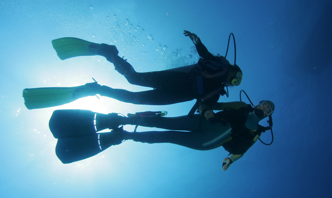 assets/images/activities/schnuppertauchkurs-muenchen/1280_0006_Fotolia_15731392_Subscription_L-1150x686x90.jpg