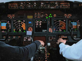 assets/images/activities/schweinfurt-sennfeld-60-min-flugsimulator-boeing-737ng/flugsim-1-270x200x90.jpg