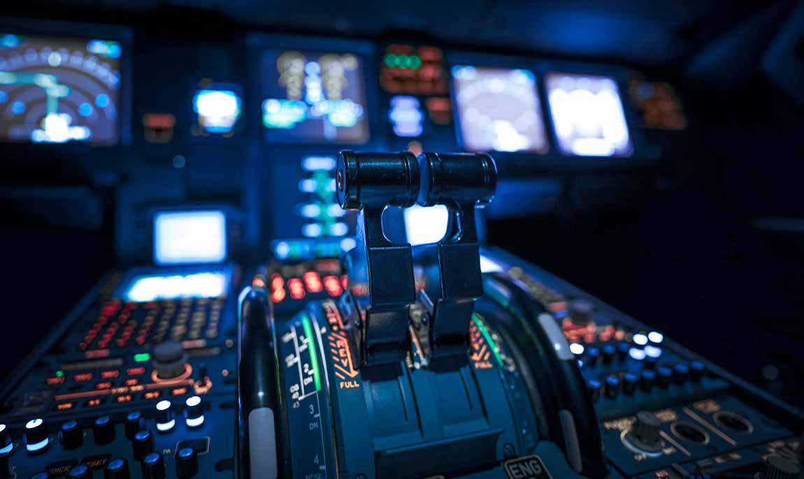 assets/images/activities/schweinfurt-sennfeld-60-min-flugsimulator-boeing-737ng/flugsim-12-1150x686x90.jpg