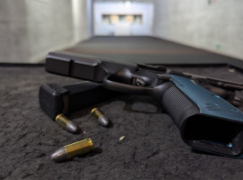 assets/images/activities/seelze-2-std-schiessen-fuer-anfaenger-mit-gewehren-pistolen-und-revolver/fun-sch-7-270x200x90.jpg
