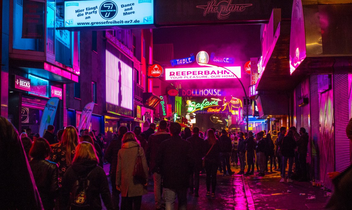 assets/images/activities/st-pauli-stadtfuehrung-reeperbahn-lust-und-laster/Kiez_5025-1150x686x90.jpg