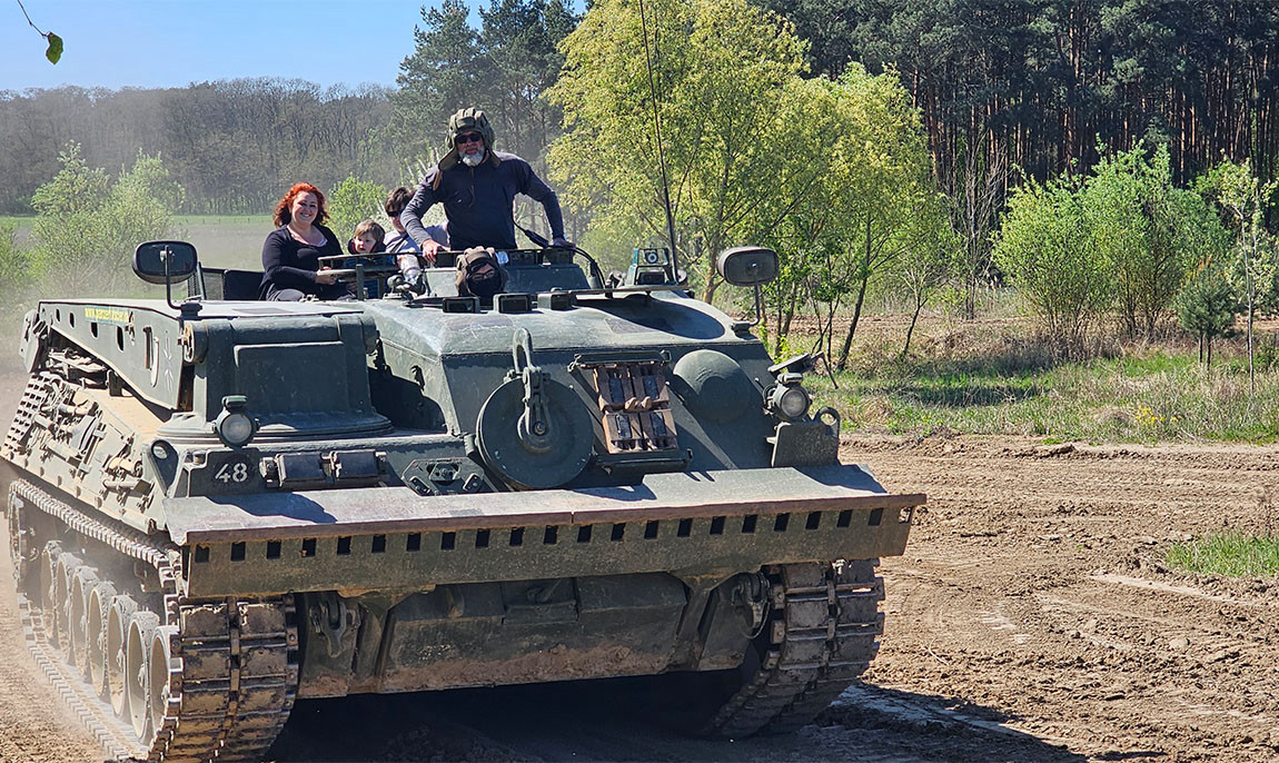 assets/images/activities/steinhoefel-leopard-1-bergepanzer-fuer-zwei/pan-wer-4-1150x686x90.jpg