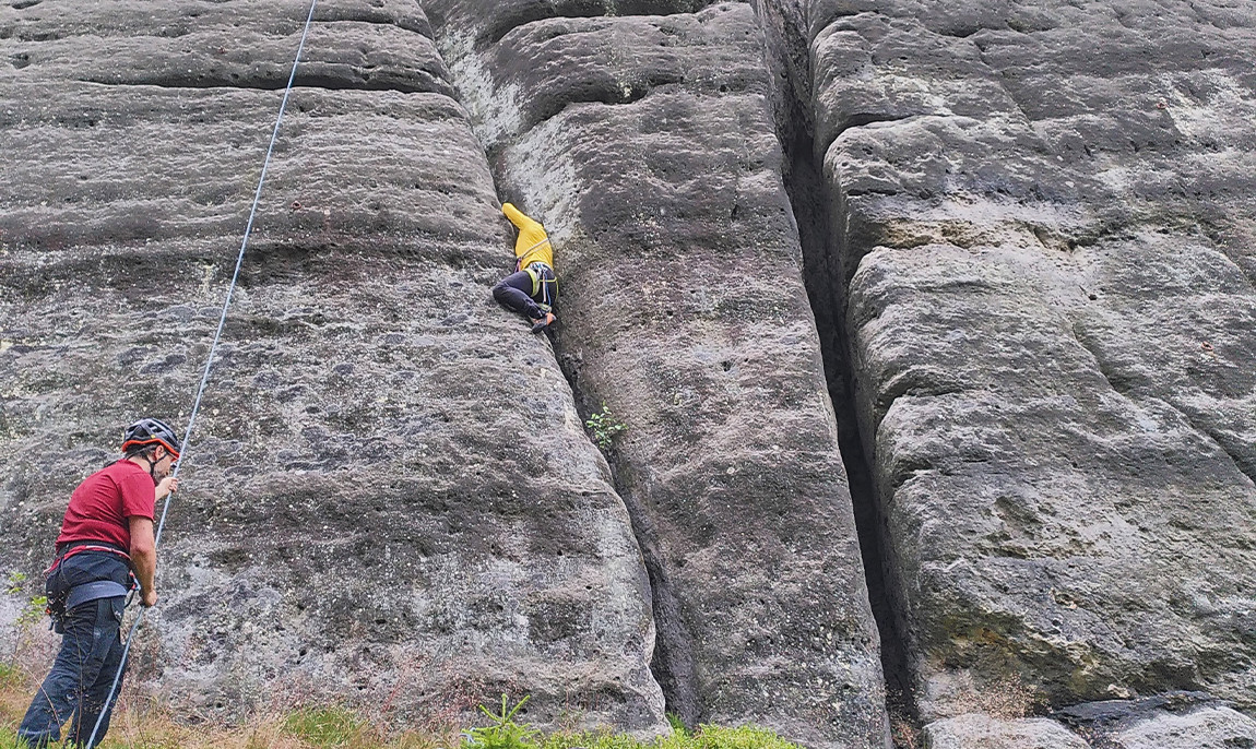 assets/images/activities/struppen-schnuppertag-klettern-im-elbsandsteingebirge/kle-mur-2-1150x686x90.jpg