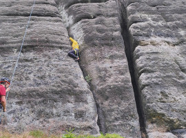 assets/images/activities/struppen-schnuppertag-klettern-im-elbsandsteingebirge/kle-mur-2-270x200x90.jpg