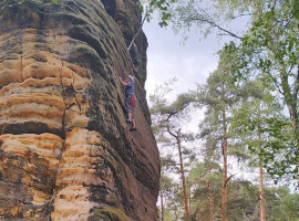 assets/images/activities/struppen-schnuppertag-klettern-im-elbsandsteingebirge/kle-mur-9-270x200x90.jpg