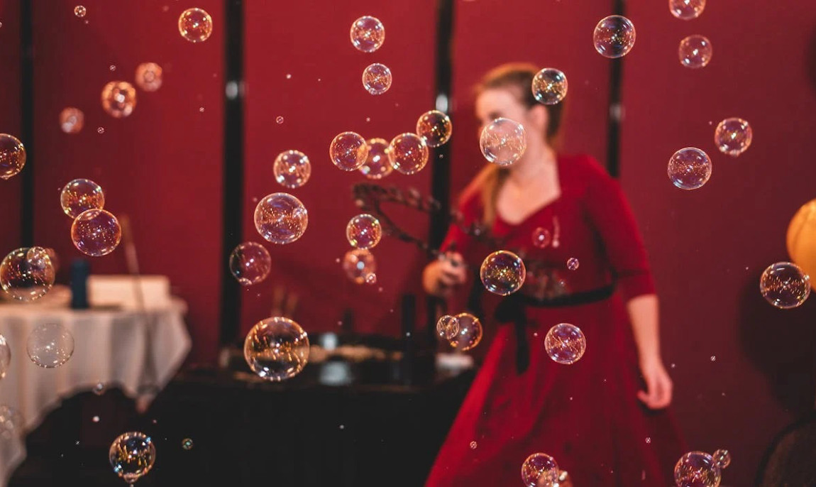 assets/images/activities/sundern-30-min-seifenblasenshow-bei-ihnen-zu-hause/pexels-photo-2124694-1150x686x90.jpg