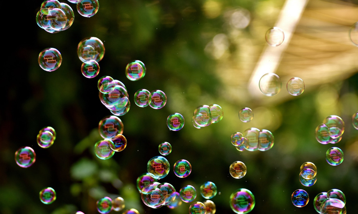 assets/images/activities/sundern-30-min-seifenblasenshow-bei-ihnen-zu-hause/soap-bubbles-2882599_1920-1150x686x90.jpg