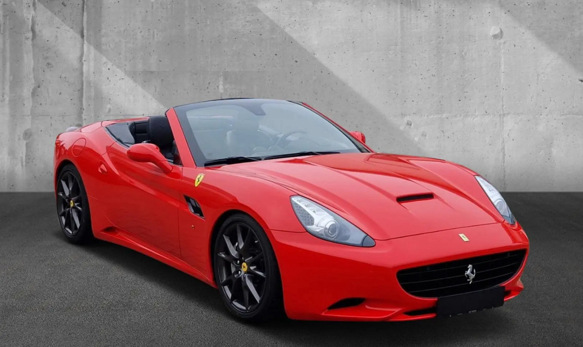 assets/images/activities/train-60-min-ferrari-california-selber-fahren/_0008_Ferrari-14-1150x686x90.jpg