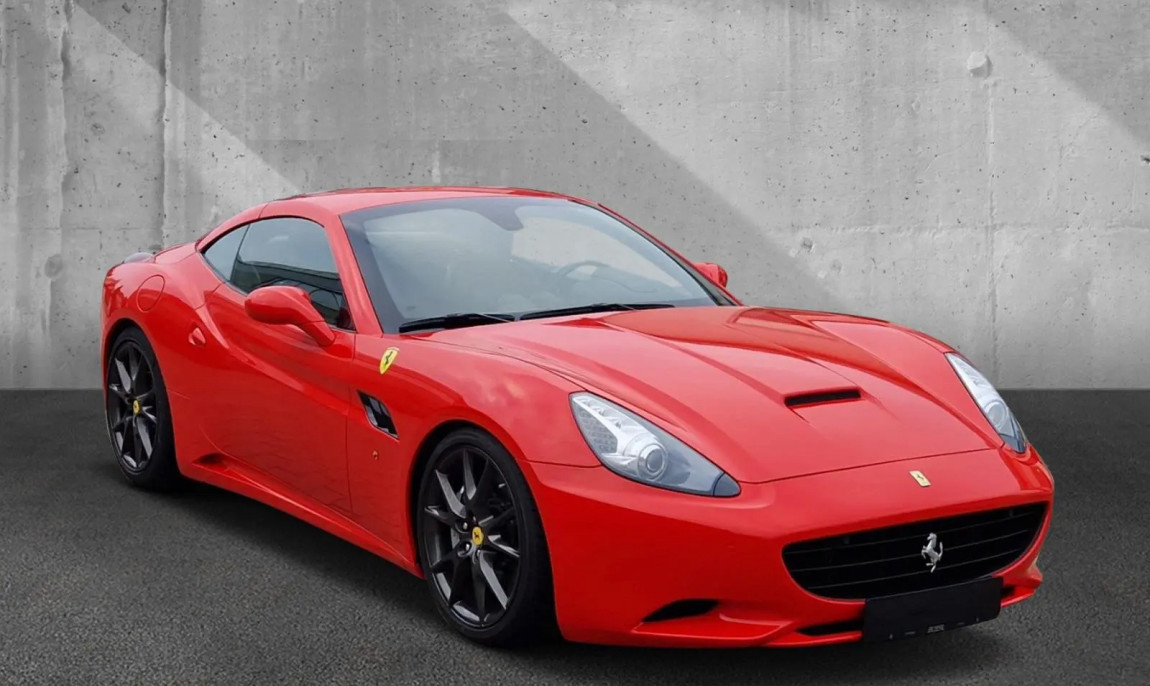 assets/images/activities/train-60-min-ferrari-california-selber-fahren/_0015_Ferrari-7-1150x686x90.jpg