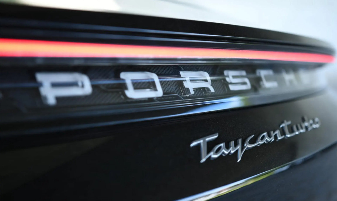 assets/images/activities/train-60-min-porsche-taycan-turbo-selber-fahren/_0002_porsche-tycan-6-1920-1150x686x90.jpg
