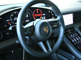 assets/images/activities/train-60-min-porsche-taycan-turbo-selber-fahren/_0005_porsche-tycan-3-1920-270x200x90.jpg
