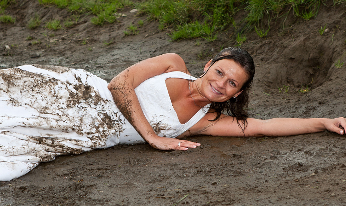 assets/images/activities/trash-your-dress-fotoshooting-essen/1280_0005_Fotolia_29412346_Subscription_XL-1150x686x90.jpg
