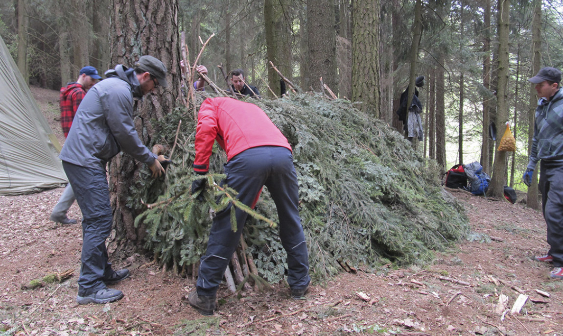 assets/images/activities/ueberleben-in-der-wildnis-in-oberschneiding2-tage/1280_0003_Notunterkunft_07-1150x686x90.jpg